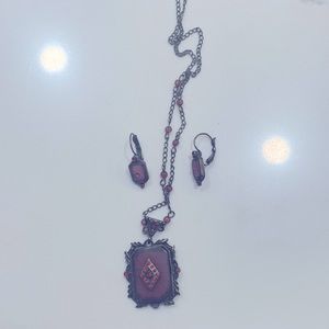 Necklace and earrings set